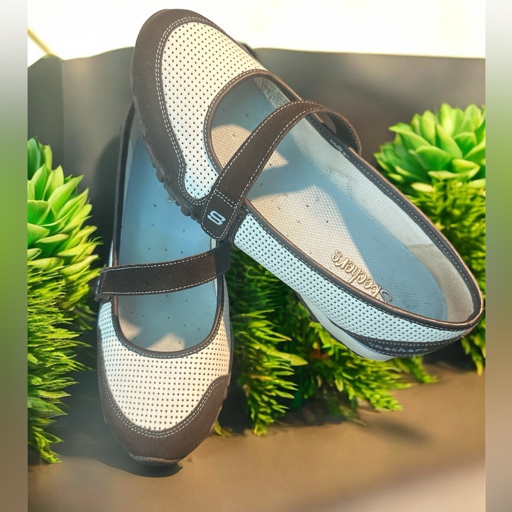 Skechers baby blue and brown casual flats